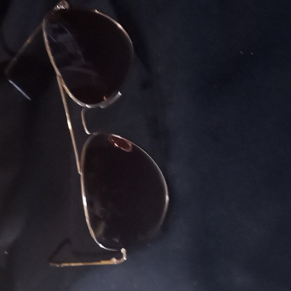 💚SALE/Sunglasses💚 . . UNISEX SUNGLASSES - Picture 2 of 6